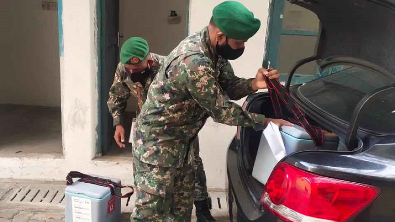 ކޯވިޑް-19 ރާއްޖޭގެ ސަރަޙައްދުތަކަށް ވެކްސިން އުފުލައި ދިނުމުގައި ދިވެހި ސިފައިން