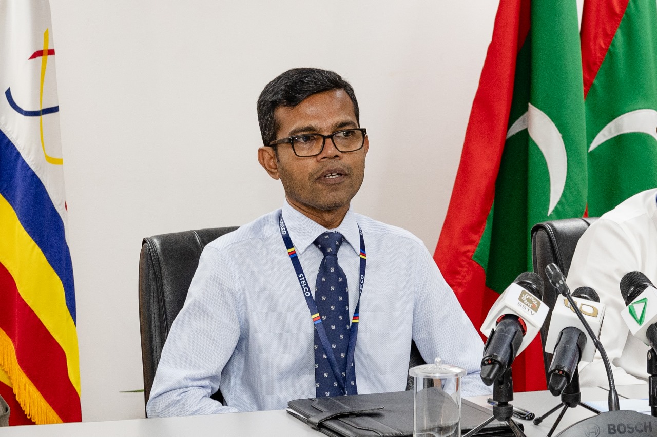 ފެނަކަ އޮތް ޙާލަތުން އަރައިގަތުމަށް ވެވެންހުރި ހުރިހާ އެހީއެއް އަގަކާއިނުލައި ވެދޭނަން: ފަހުމީ