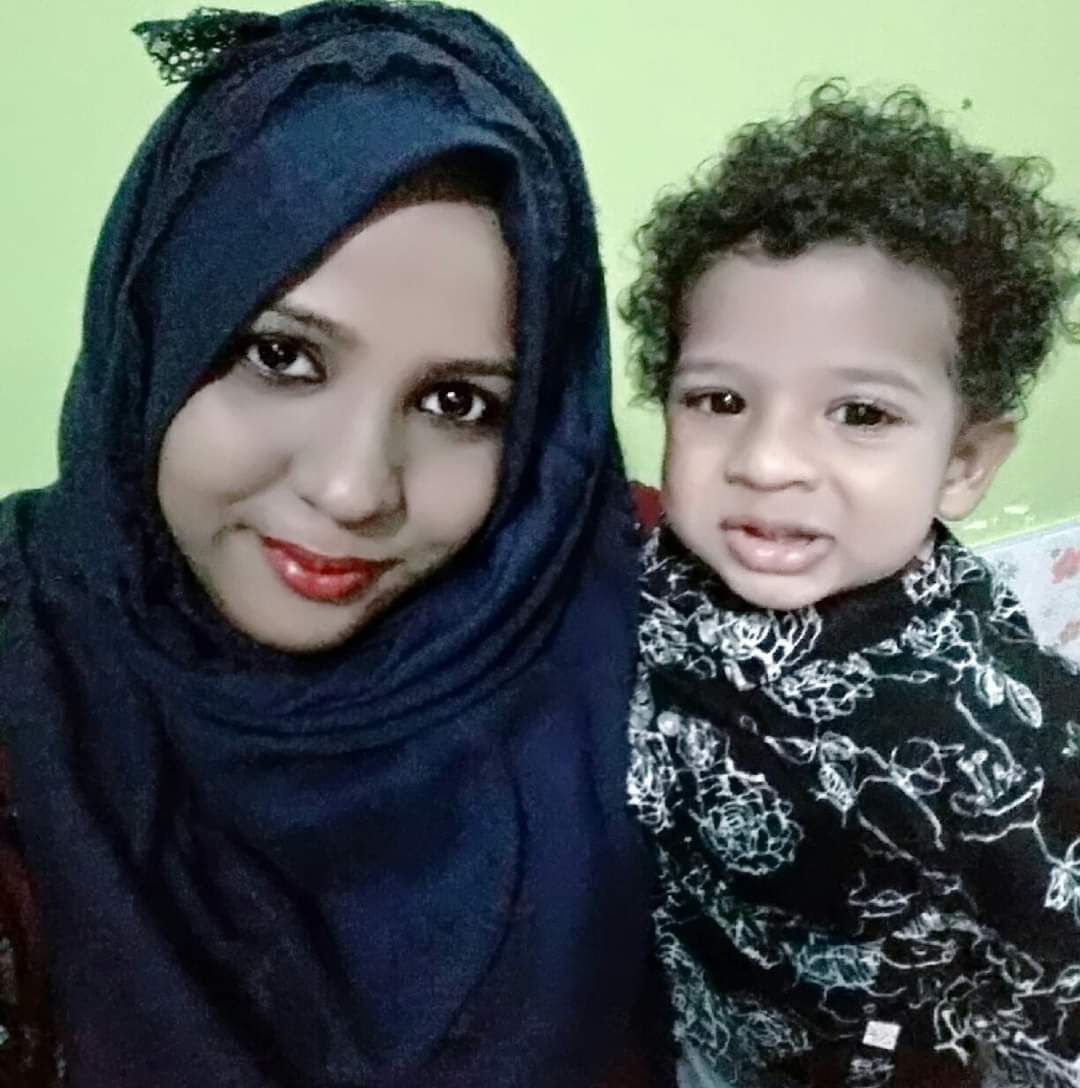 "ފިރިމީހާ އަތް ދިއްކުރުމުން ވެސް ނާހިދާ ފަތާފައި ދިޔައީ ދަރީން ފެނޭތޯ"