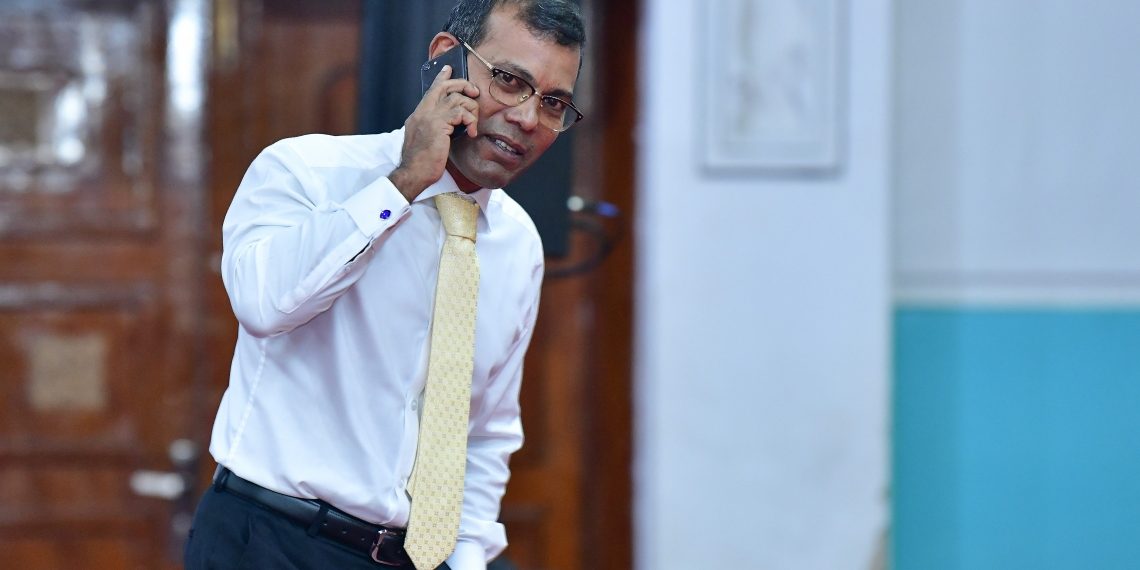 ފޯނު ޖަހައިގެންއިރު؛ ރައީސް ނަޝީދުގެ ސެކިއުރިޓީ ކޮބައި؟ އާދަމް ޝަރީފް