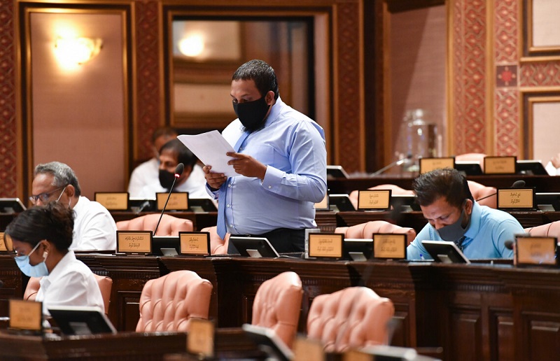 ރެސިޑެންސީގެ ހަގީގަތް ހޯދަން އުޅުމުން ބަލައިނުގަނެ ބޭރުކޮށްލައިފި