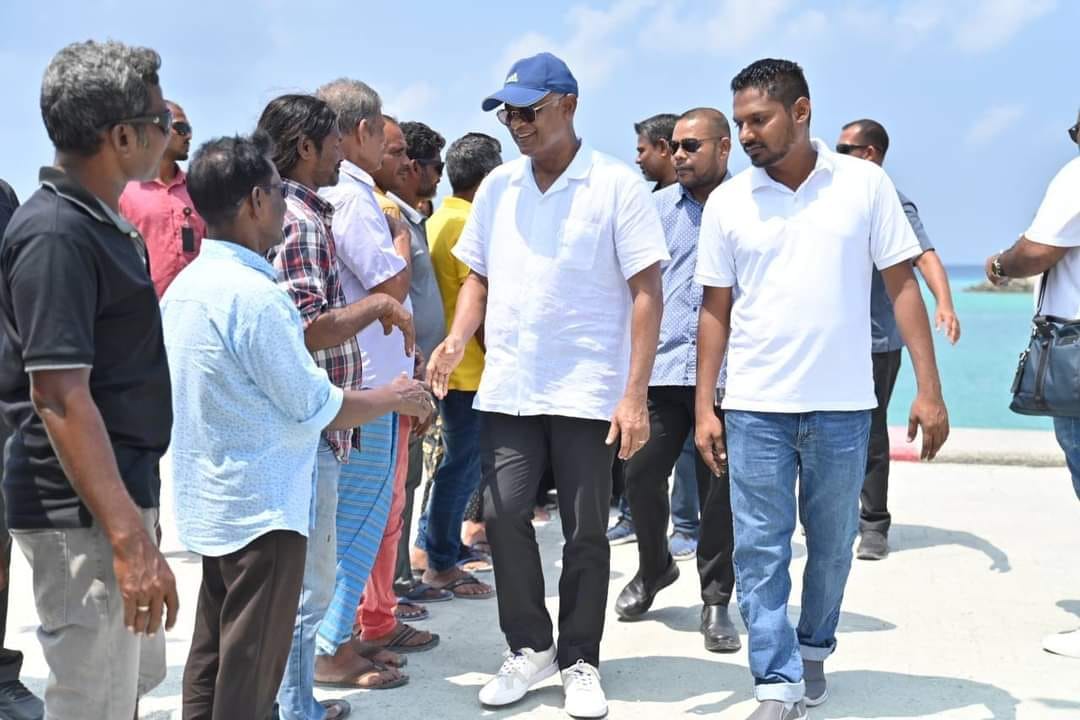 ރައީސް ޞާލިޙް ކެމްޕޭނަށް އުނގޫފާރަށް