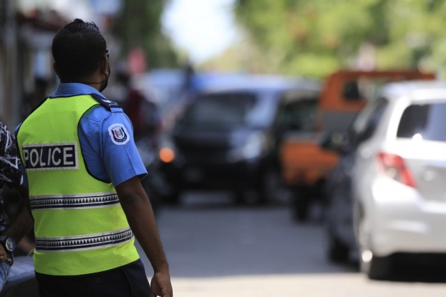 1 ކިލޯގެ މަސްތުވާތަކެއްޗާ އެކު ހުޅުމާލެއިން ހަތް މީހުން ހައްޔަރުކޮށްފި