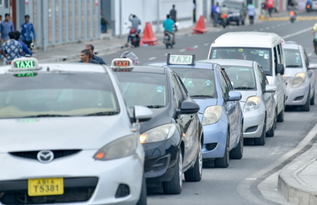 "ފިއުލް ސާޗާޖް" ގެ ނަމުގައި އިތުރަށް ފައިސާ ނަގަން ޑްރައިވަރުން މަޝްވަރާކުރަނީ