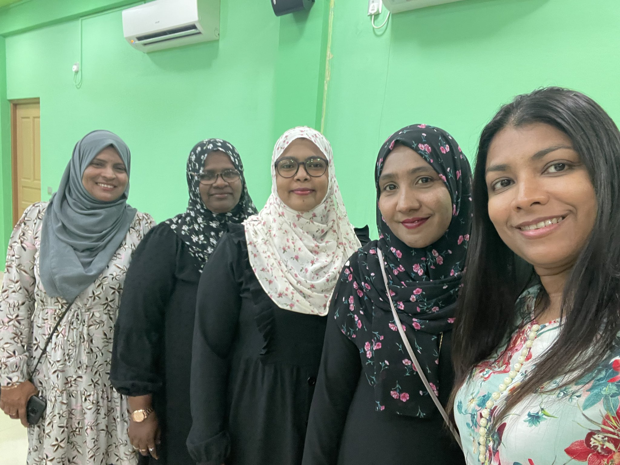 ސިޔާސީ މައިދާނުގައި އަންހެނުން "ފިސާރި" އަންހެން ވެރިންނަށް ހަދައިދޭނަން: ރޮޒައިނާ