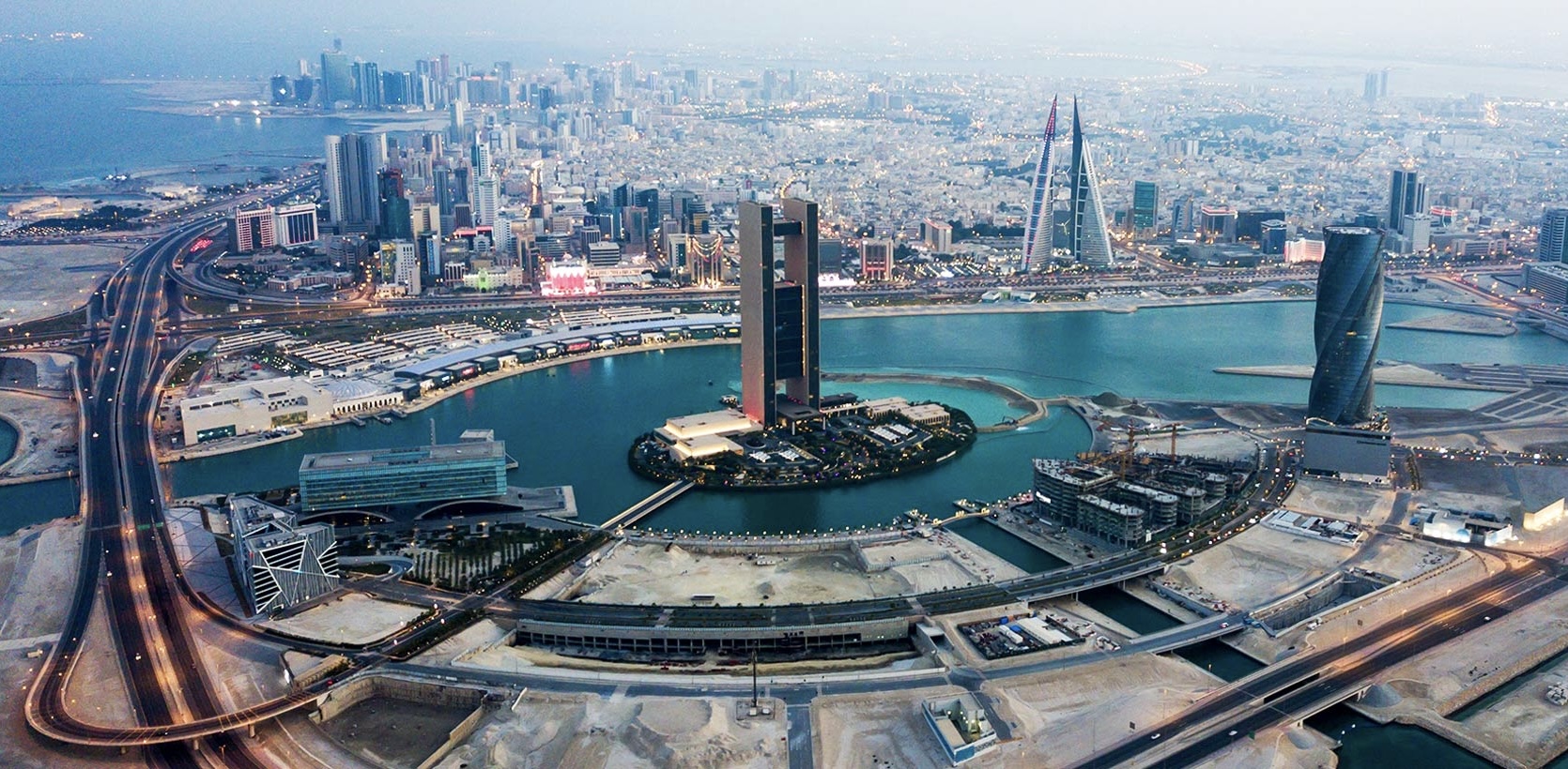 މެދުއިރުމަތީގެ ހަމަނުޖެހުން؛ ބަހްރައިންގެ ގިނަ މުވައްޒަފުން މަސައްކަތް ކުރާނީ ގޭގައި ތިބެގެން