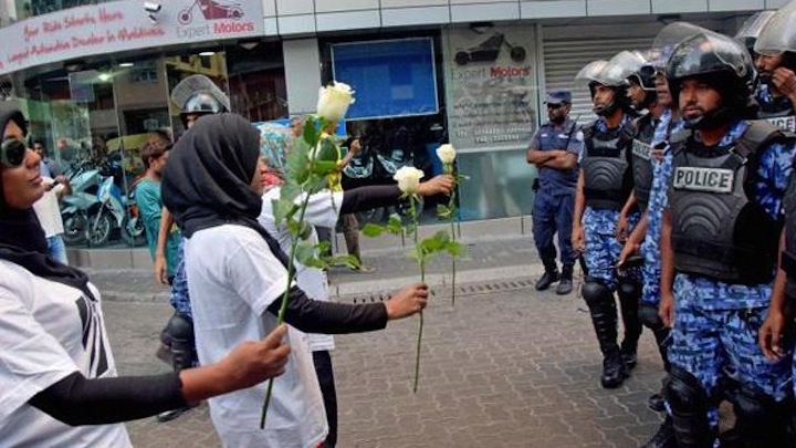 އެއްވުންބޭއްވުމަށް ހިތްވަރުދިންމީހުން ވިދާޅުވަނީ އެއްވެވޭނީ ކާނިވާ ސަރަހައްދަށް އެކަނިކަމަށް