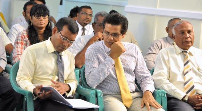 ރީކޯ މޫސަ ވިދާޅުވަނީ މަޤާމެއް ހޯދަން ވަކިމީހެއްގެ ފޮޓޯ ހިފައިގެން ދުވާން ނުޖެހޭނެކަމަށް