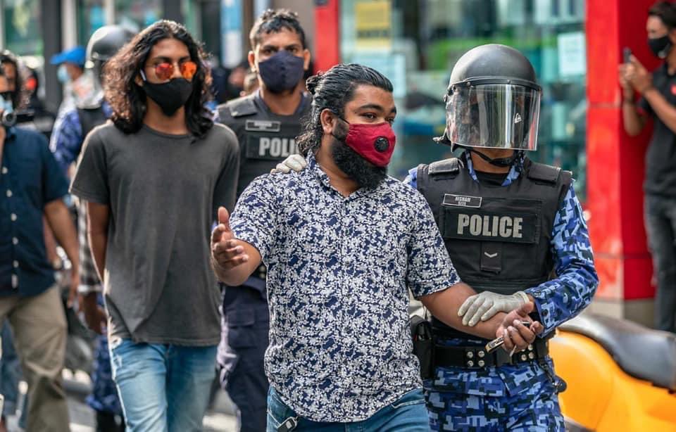 ސަރުކާރު ޖަވާބުދާރީ ކުރުވުމަށް ބާރުއެޅި މީހުން މިއަދު ވަނީ އަމިއްލަ މަސްލަހަތު އިސްކޮށްފަ: ޑރ.ޖަމީލް