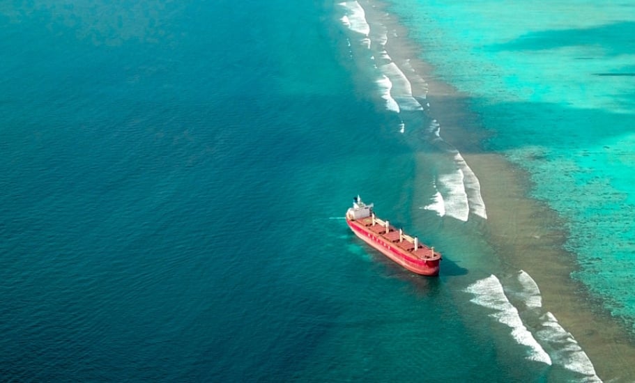 ރަސްފަރީ ފަރަށް އެރި ބޯޓުން 100 މިލިއަންގެ ޖޫރިމަނާ ދައްކައިފި