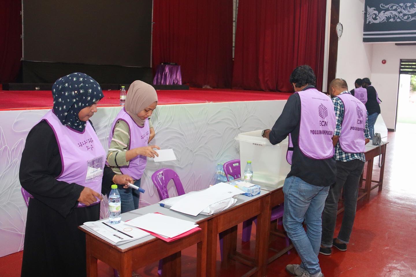 ރިޔާސީ އިންތިހާބަށް 11 މުވައްޒަފުން ހޯދަން އިއުލާންކޮށްފި