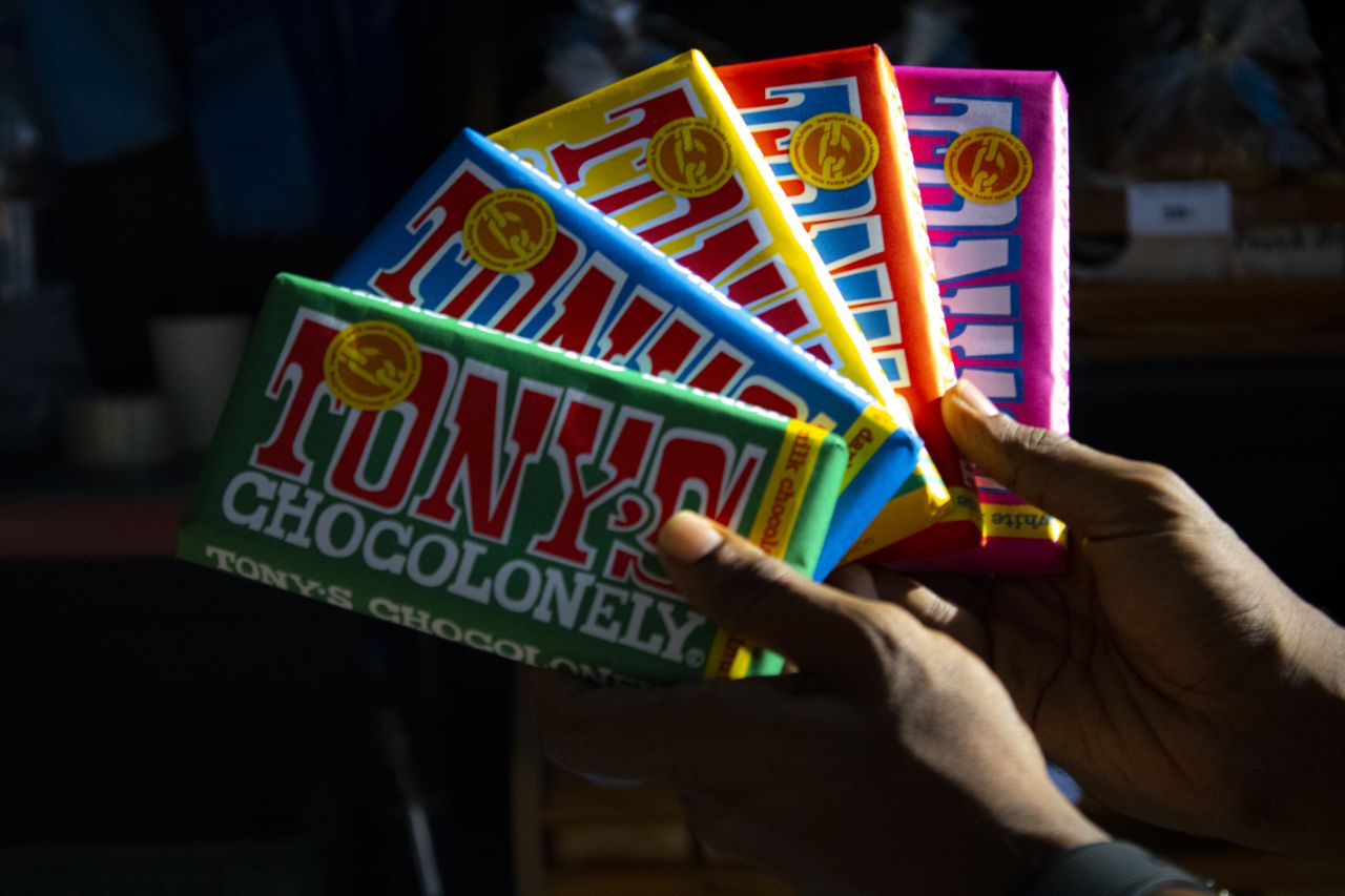 ތަފާތު ރަހަތައް ހިމެނޭ ކޮލިޓީ މޮޅު ޓޯނީސް ޗޮކޯލޯންލީ ޗޮކޮލެޓު ހަމަ ހަބޭސް!