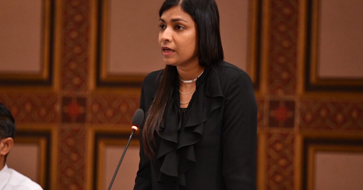 ކަންބޮޑުވުމަކީ ސަރުކާރު ޕްރޯ ޗައިނާ ވުމެއްނޫން؛ އެންޓި އިންޑިއާ ވުން: ރޮޒެއިނާ