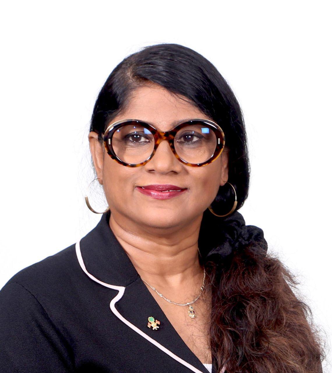 ބޭންކްތަކުގައި މީހުން ތޮއްނުޖެހި ޚިދުމަތް ދެވޭނެ އިންތިޒާމެއް ހަމަޖައްސަންޖެހޭ- ދިފާޢީ ވަޒީރު