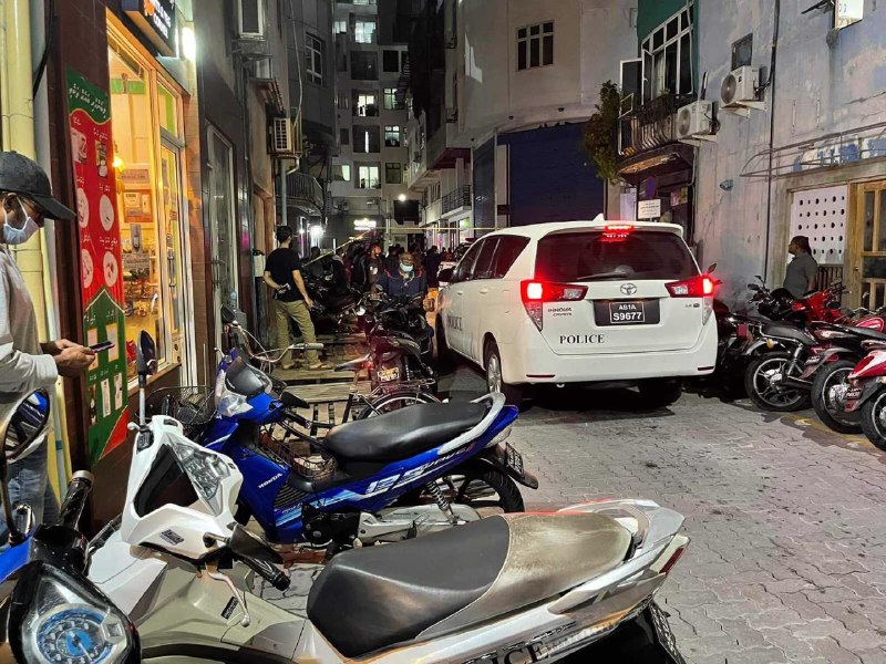 ޓެކްސީއެއްގެ ތެރެއިން ގިނަ އަދަދެއްގެ މަސްތުވާތަކެތި އަތުލައިގެންފި