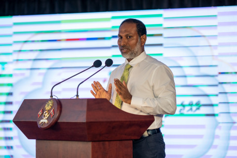 އިންސާނާއަށް ފެންނަ ގޮތުގައި ހުރިހާވެސް އެއްޗަކީ ދުނިޔެ:  އިމްރާން