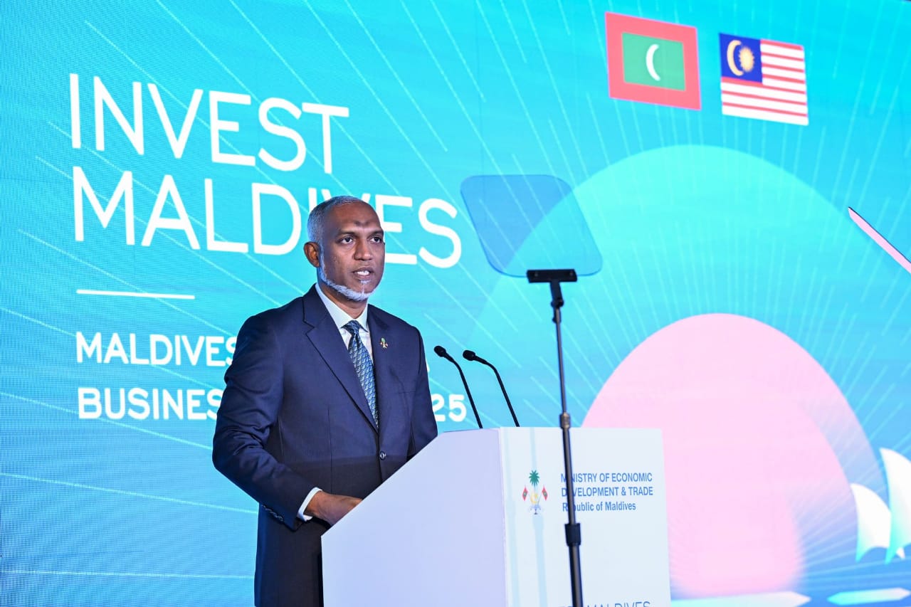 ރައީސް ޑރ. މުއިއްޒު، މެލޭޝިޔާގެ މިނިވަންދުވަހުގެ ތަހުނިޔާ ފޮނުއްވައިފި