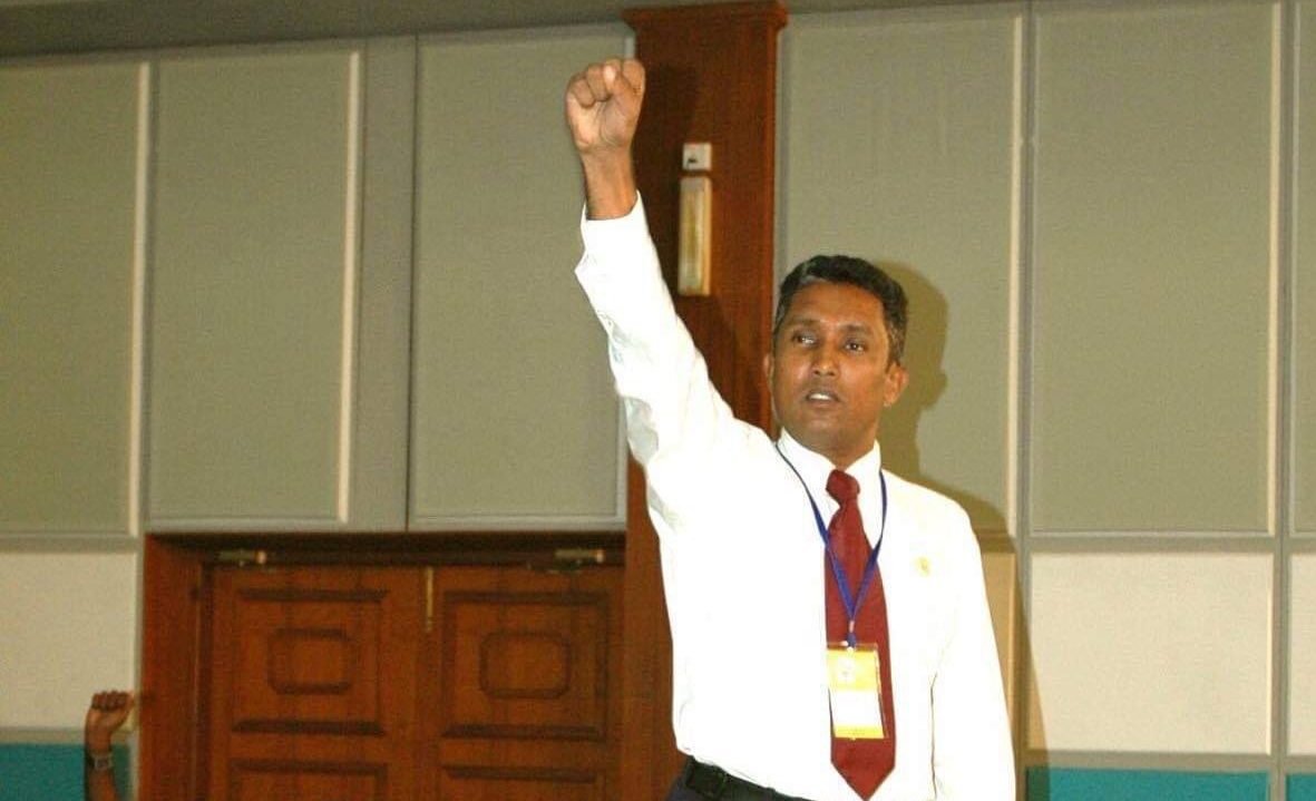 އީވާ ބޭރުކުރަން ފުރަހަނި ޝުއައިބް ނުކުންނަނީ