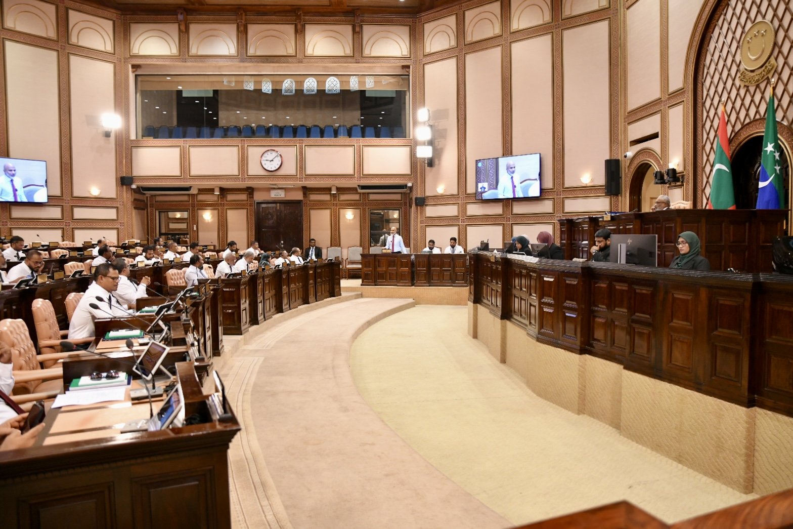 ސްކޫލްތައް އޭސީ ކުރުމުގެ މަސައްކަތް މިއަހަރު ނިމޭނެ: ޑރ. ޝަފީޢު