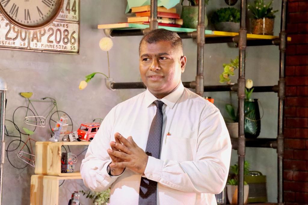 ބައެއްގެ އަޞްލު ސަލާމަތް ކުރުމަށްޓަކައި އެންމެ ފުރަތަމަ ސަލާމަތް ކުރަންޖެހެނީ އެބައެއްގެ ބަސް: ވަޒީރު އާދަމް ނަޞީރު