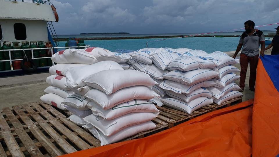 ތ. ކަނޑޫދޫ އޭކޭޑީގެ ފަރާތުން ރަށުގެ ރައްޔިތުންނަށް ކާޑާއި ކަދުރު ހަދިޔާކޮށްފި