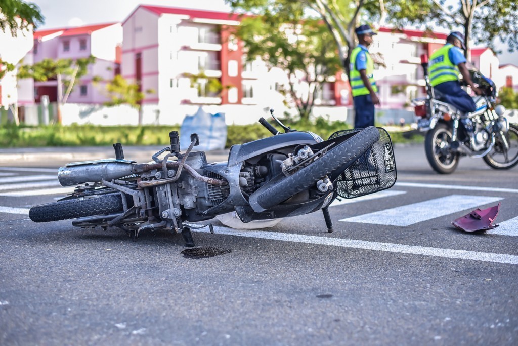 ހުޅުމާލޭގައި ސައިކަލުތަކެއް ޖެހި ހިނގި އެކްސިޑެންޓެއްގައި ތިން މީހަކަށް އަނިޔާވެއްޖެ