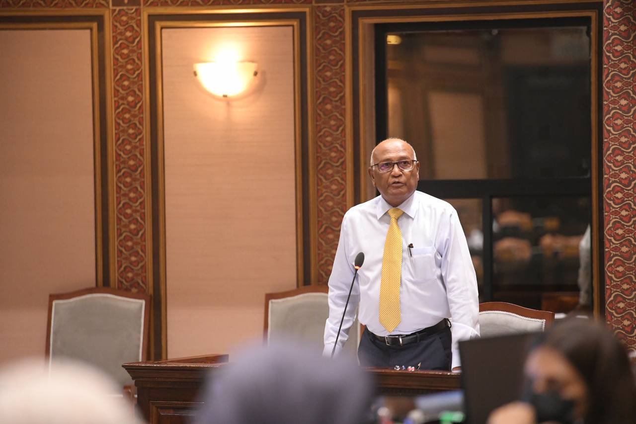 މިއަހަރު ނިމެންވާއިރަށް ސިއްހީ ދާއިރާއަށް ބޭނުންވާ މުވައްޒަފުން ހަަމަކުރެވޭނެ: ނަސީމް