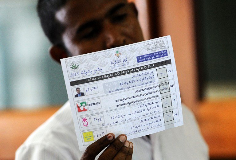 ވޯޓު ކަރުދާހުގައި ފާހަގަޖެހުމަށް އަމިއްލަ ގަލަމެއް ބޭނުންކުރުމަށް އިލްތިމާސްކޮށްފި