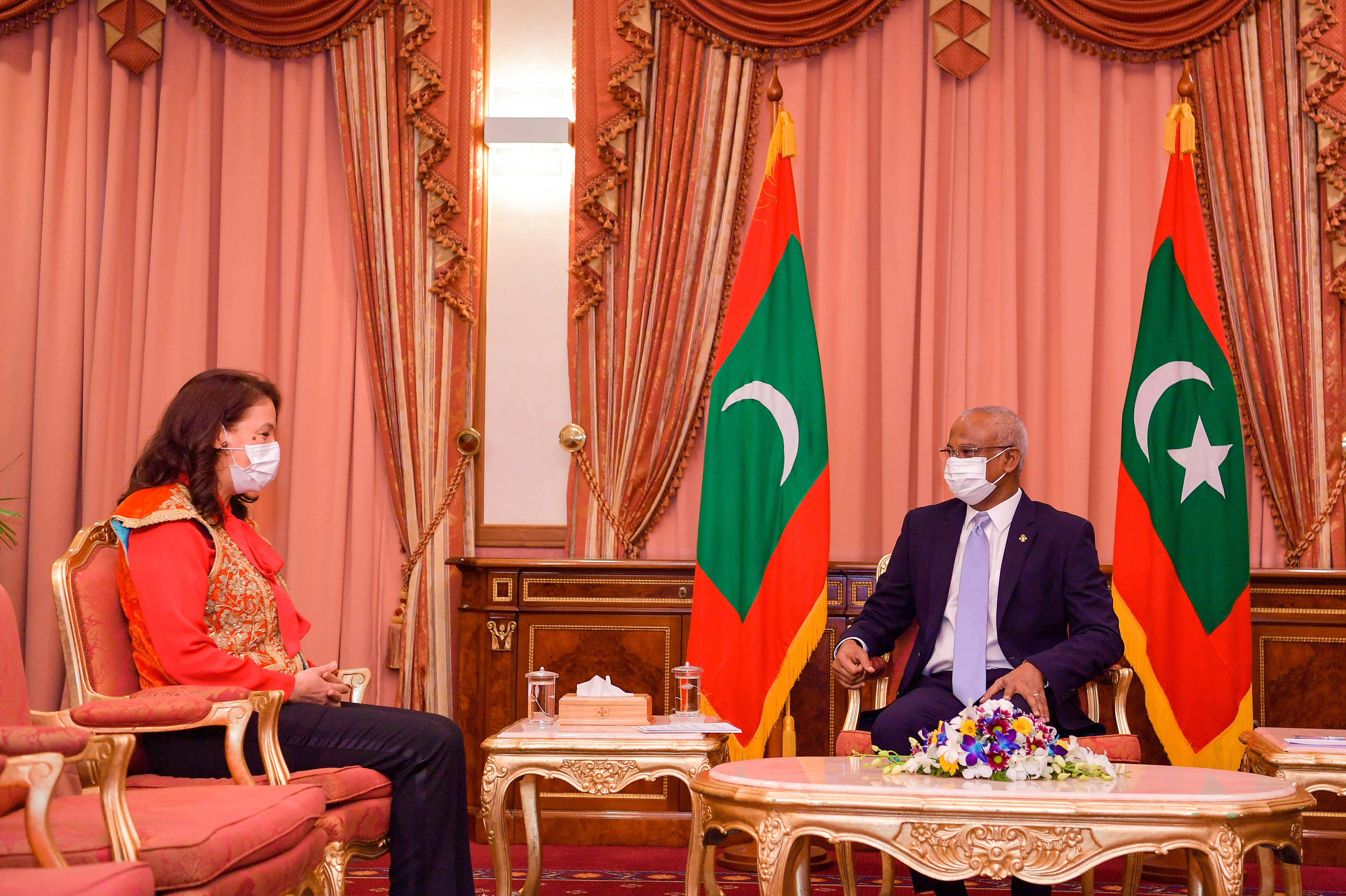 ޓިއުނީޝިޔާއާއެކު ވިޔަފާރީގެ ގުޅުން ބަދަހިކުރުމާއި ގުޅޭގޮތުން މަޝްވަރާކޮށްފި