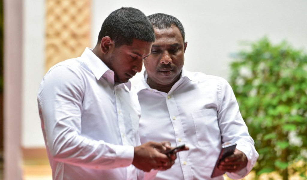 މަހްލޫފްގެ އިތުބާރުނެތްކަމަށް ހުށައަޅާކަށް ނޫޅެން - އާޒިމް