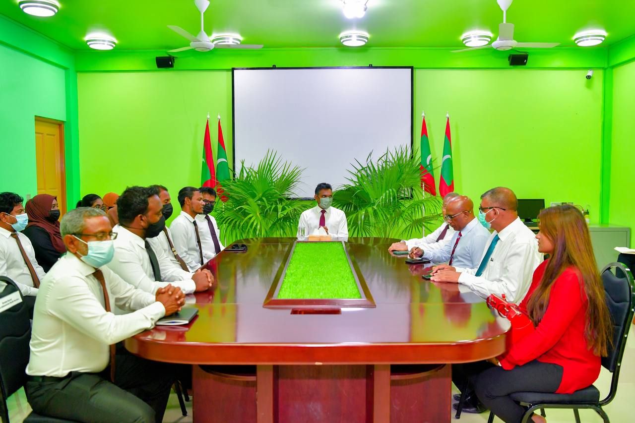ލާމަރުކަޒުކޮށް ކަންކަން ކުރިޔަށްގެންދަން ޚާއްޞަ އިސްކަމެއްދޭ: ނާއިބު ރައީސް