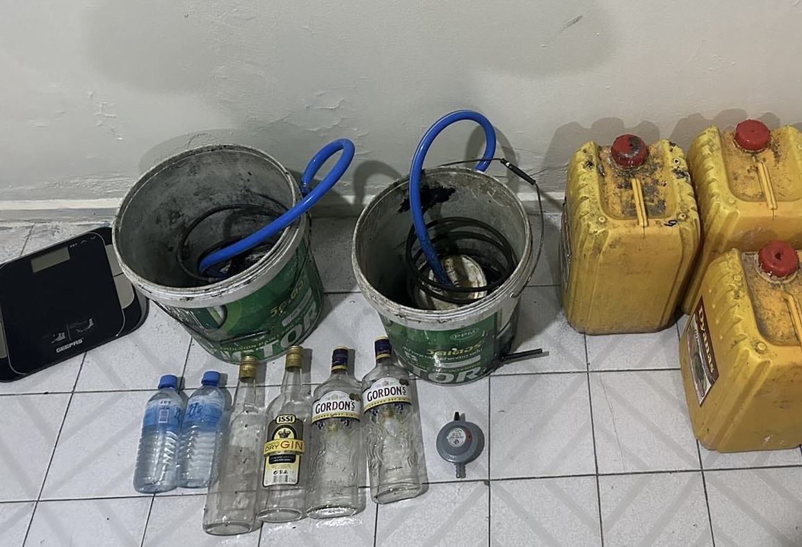 ބޮގަރު ކައްކައި އޭގެ ވިޔަފާރި ކުރުމުގެ ތުހުމަތުގައި ލ.ގަމުން ދެ ދިވެހިން ހައްޔަރުކޮށްފި