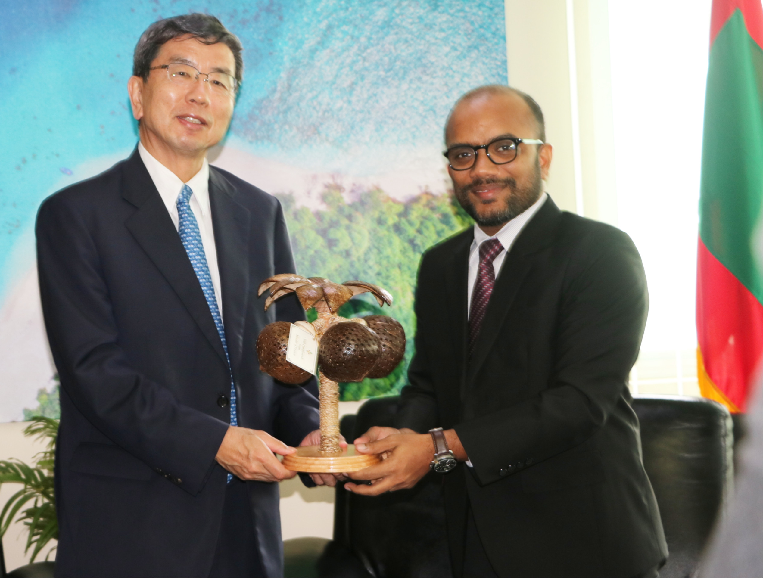 އޭޑީބީން ރާއްޖެއަށް އެއް މިލިއަން ޑޮލަރުގެ ހިލޭ އެހީއެއް