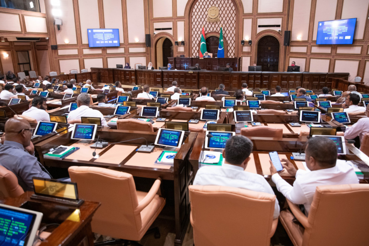 ދައުރުން ބޭރުން އިތުރު ޖަލްސާއެއް އަންނަ ހޯމަ ދުވަހު ބާއްވަނީ