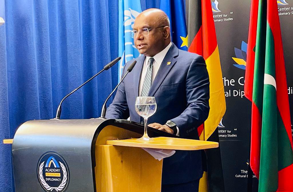 ކުދި ޤައުމުތަކަށް ފަސޭހައިން މާލީ އެހީ ފޯރުކޮށްދެވޭނެ ނިޒާމެއް ގާއިމުކުރަންޖެހޭ: ޝާހިދު