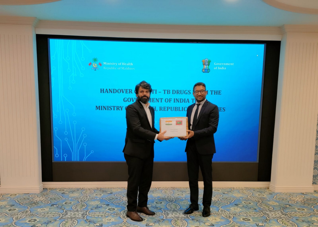 އިންޑިއާއިން ރާއްޖެއަށް ޓީބީ ބޭސް ހަދިޔާކޮށްފި