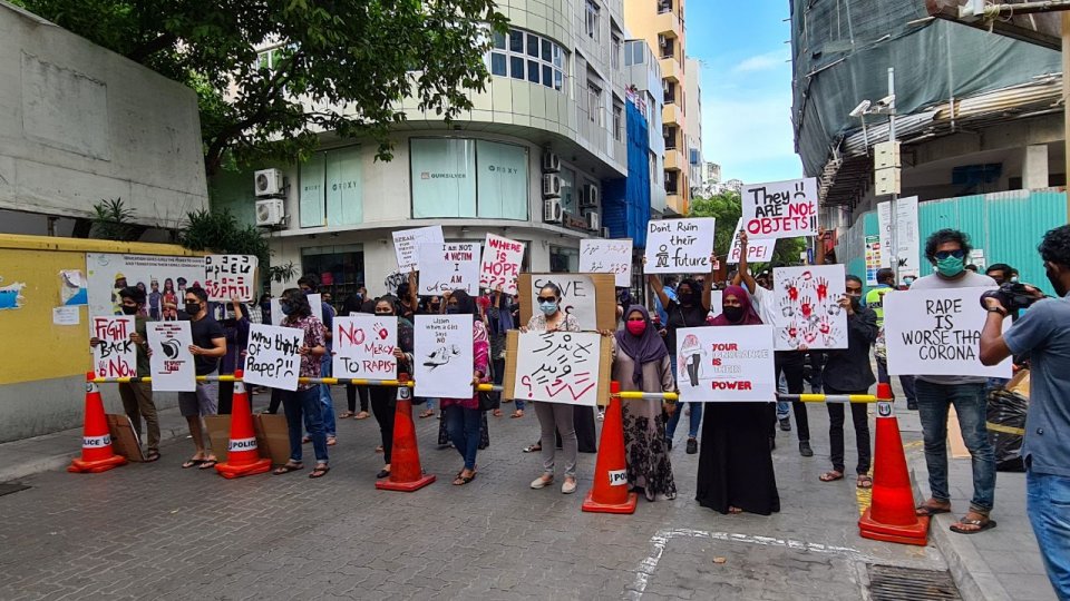 4 އަހަރުގެ ކުޑަ ކުއްޖަކަށް ޖިންސީ ގޯނާކުރި 20 އަހަރުގެ ފިރިހެނަކު ހައްޔަރުކޮށްފި