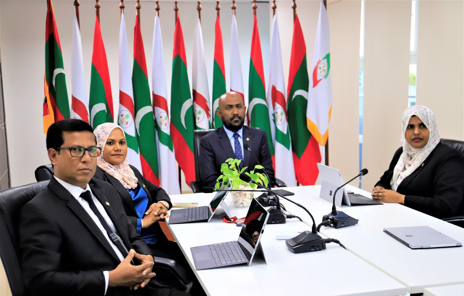 ފެނަކައިގެ ކުރީގެ ވެރިންގެ މައްޗަށް ތުހުމަތު ކުރެވޭ ބޮޑު ހަ މައްސަލައެއް ބަލަނީ