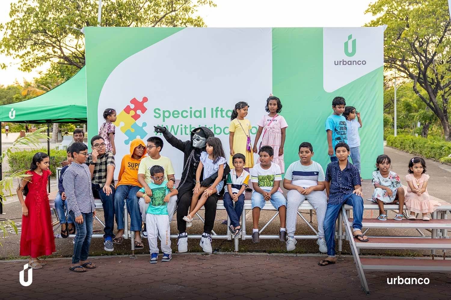 އަރބަންކޯގެ ކޮމިއުނިޓީ ރޯދަވީއްލުން: އޯޓިޒަމް ސެންޓަރުގެ ކުދިންނަށް އުފާވެރި ވަގުތުކޮޅެއް