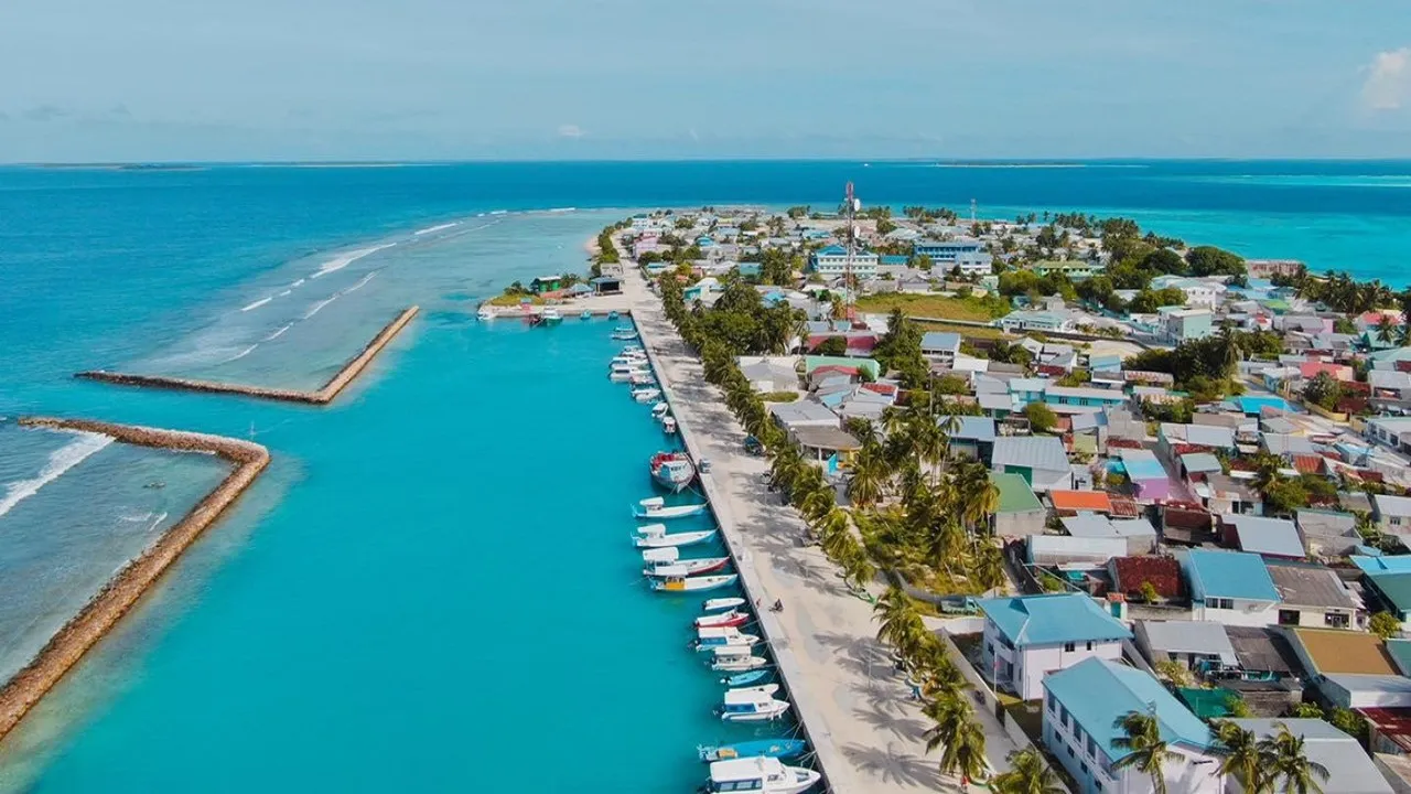 ދިއްދޫ ނެރުމައްޗަށް ލޯންޗެއް އުރި، ބައެއް މީހުންނަށް އަނިޔާވެއްޖެ