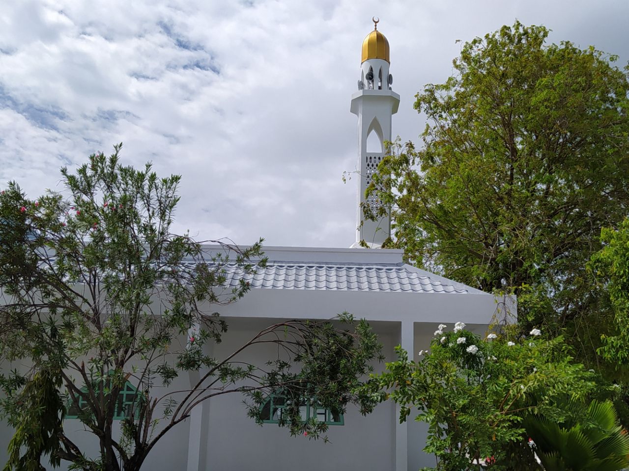 ނަމާދުގެ ވާހަކަ 11 - ޖަމާޢަތުގައި ނަމާދުކުރުން