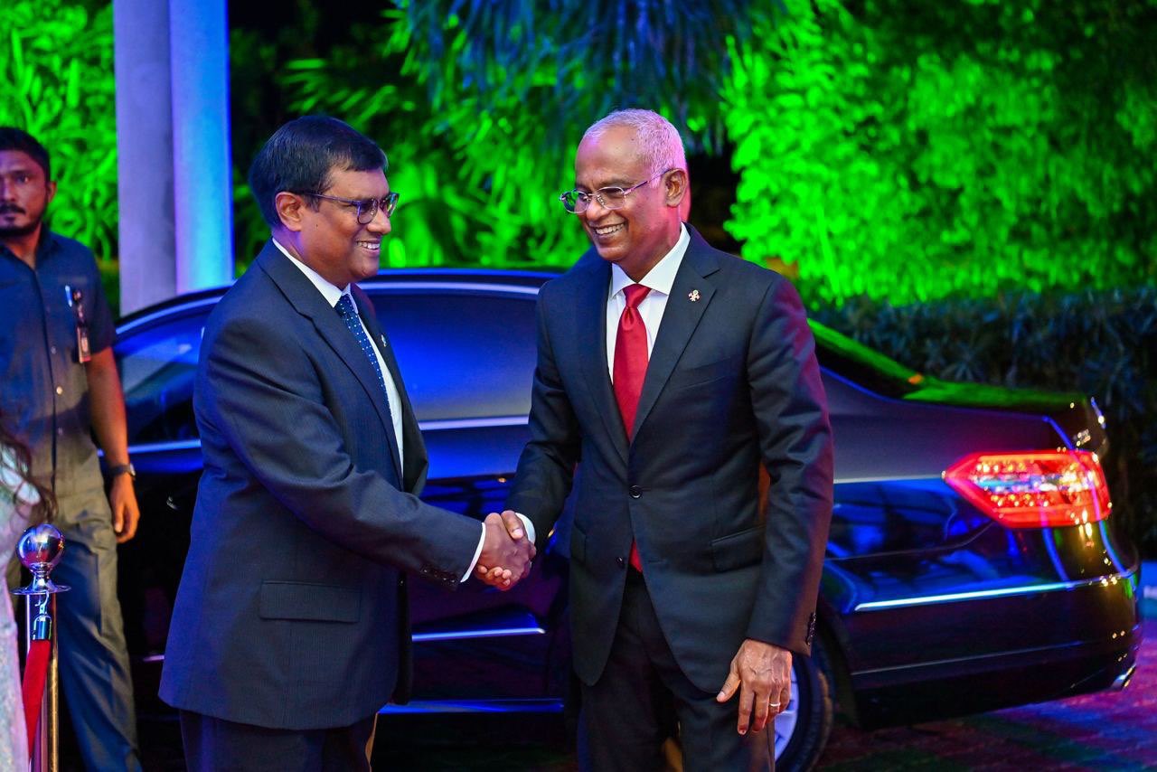 ޝަރުއީ ދާއިރާއިން ގާނޫނީ ވެރިކަން ނަގަހައްޓާނެ: އުއްތަމަ ފަނޑިޔާރު