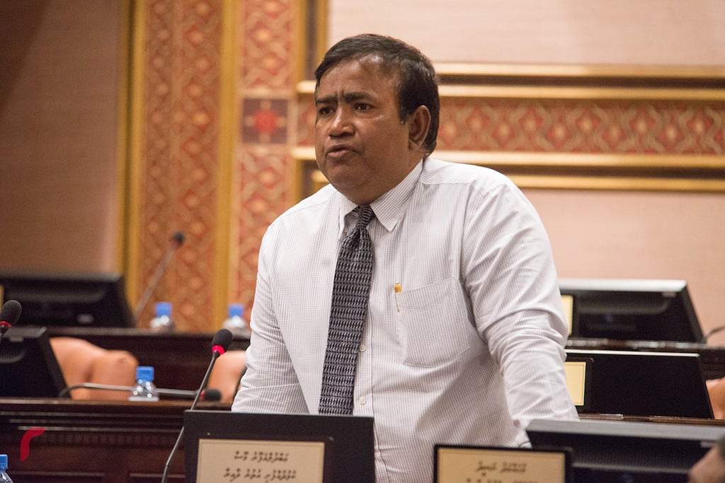 ބަޖެޓް ކުޑަކޮށް ރާއްޖެ ފަހަތަށް ޖެހިއްޖެނަމަ ލިބޭ ގެއްލުން މާ ބޮޑުވާނެ: ޣަފޫރު