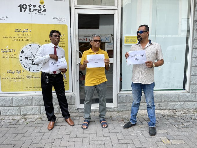 ޕާޓީން ވަކިކުރަން ގޮވާލުމުން ނަޝީދު ވިދާޅުވީ ޕާޓީ އަނބުރާ ހޯއްދަވާނެކަމަށް