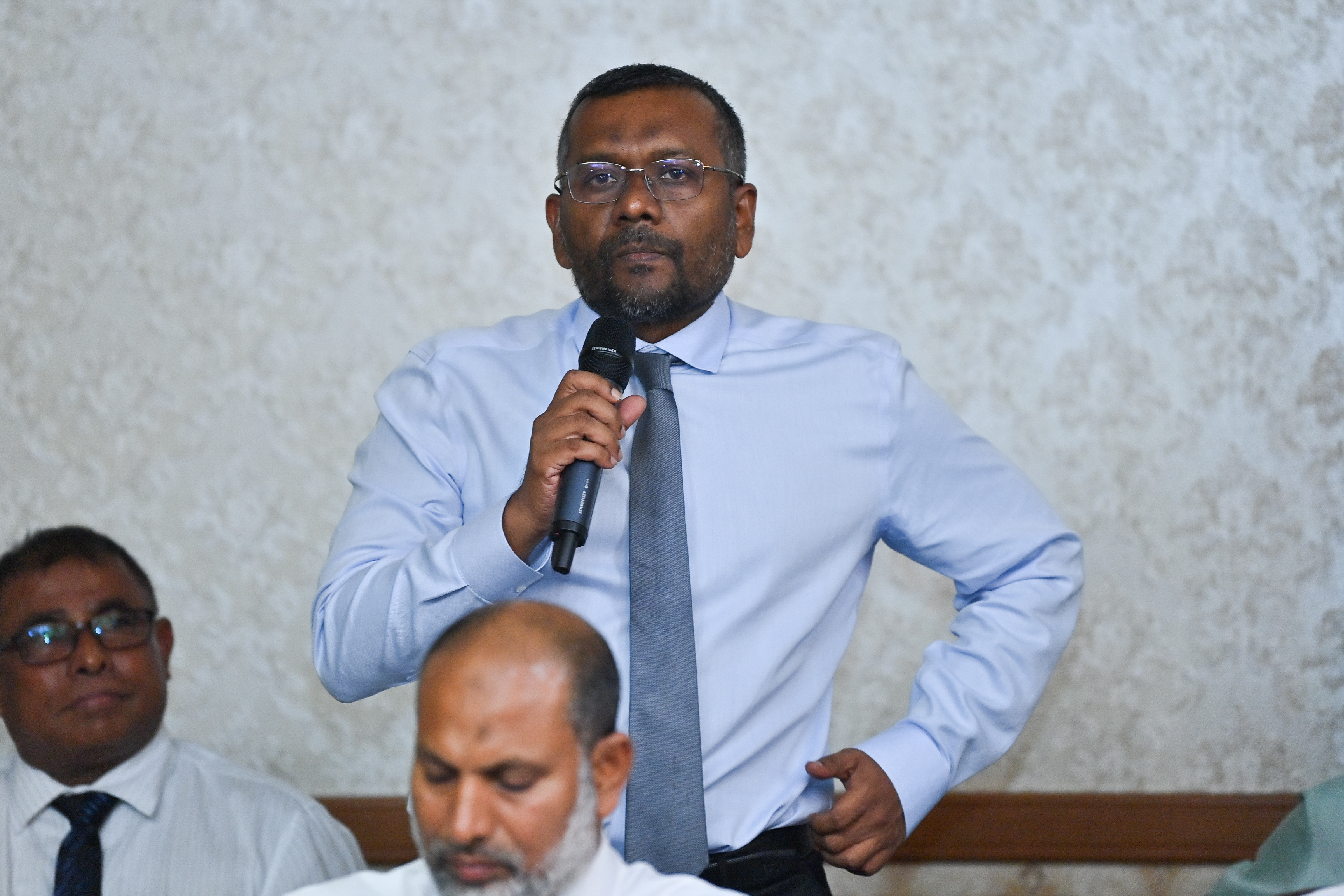 ނަޝީދު ފެކްޝަންގެ މެމްބަރުން ވަކިވިޔަސް އެމްޑީޕީގެ ކުރިއެރުމަށް ލިބޭނެ ގެއްލުމެއް ނެތް: ފައްޔާޒު