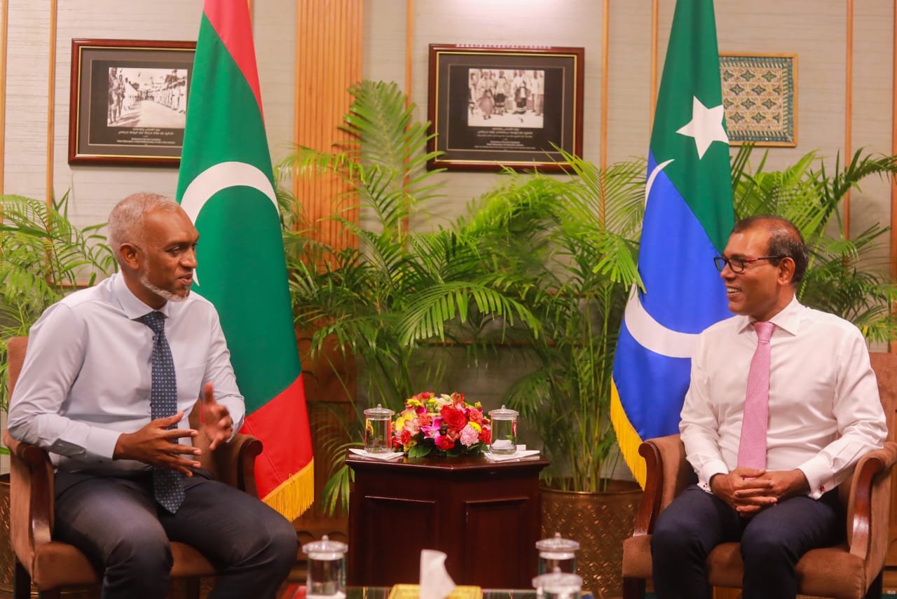 ރައީސް ނަޝީދާއި ޑރ. މުއިއްޒު ބައްދަލުކުރަށްވައިފި