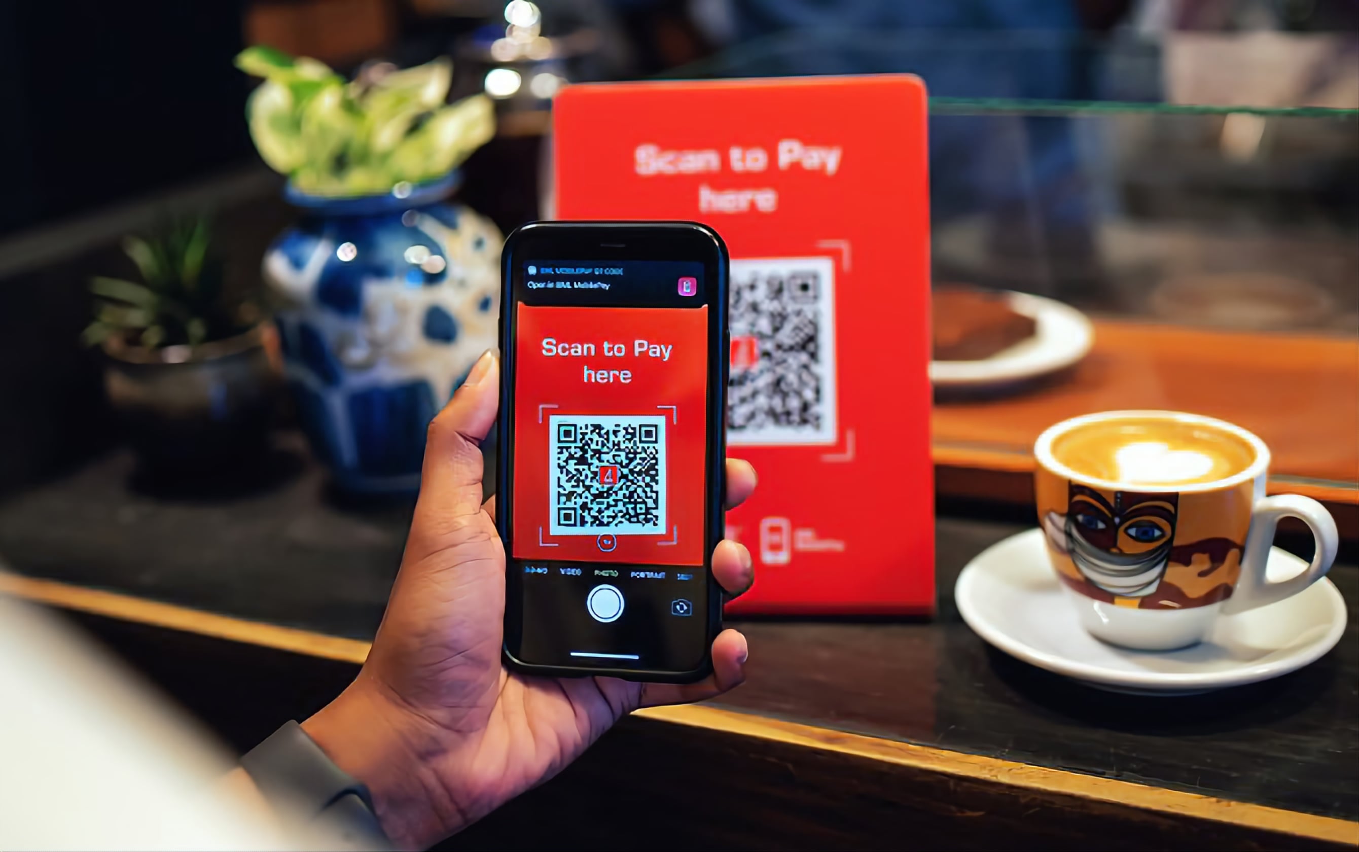 ކިއުއާރު ކޯޑް ސްކޭންކޮށް މީހެއްގެ އެކައުންޓުން 2 ލައްކަ ރުފިޔާގެ މުދާގަނެފި!