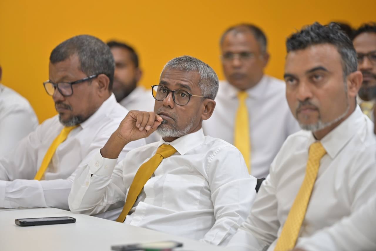 ވަޒީރުން ވިދާޅުވަނީ ބަޖެޓެއް ނެތޭ؛ ނޫސްތަކުގައި އޮންނަނީ ސާޕްލަސް ބަޖެޓެކޭ: ޒިޔާދު