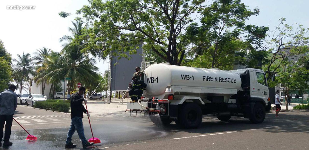 ކޯވިޑް-19: ހުޅުމާލޭގެ މަގުތައްވެސް ކްލޮރިން ފެނުން ދޮވެ ސާފުކުރަނީ