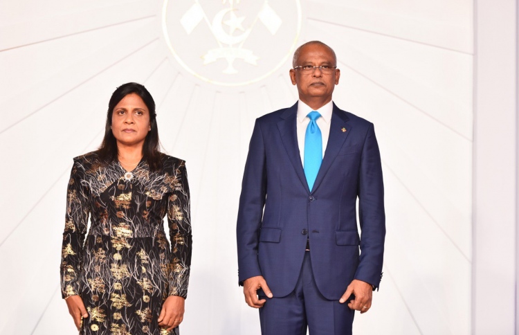 ރައީސްގެ ދެކަނބަލުން މުލީއާގެއިން ބަދަލުވެވަޑައިގެންފި